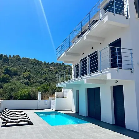 Palace Deluxe Διαμέρισμα Τρογκίρ