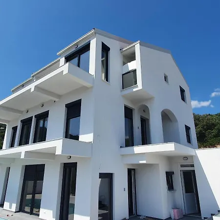 Palace Deluxe Apartman Trogir